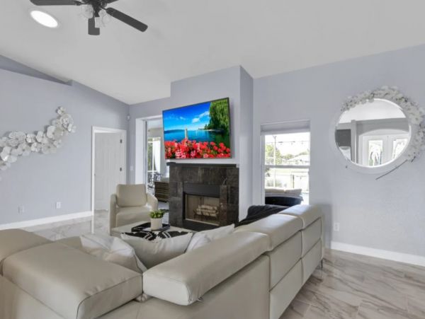 Cape Coral Vacation Home Five Bedroom
