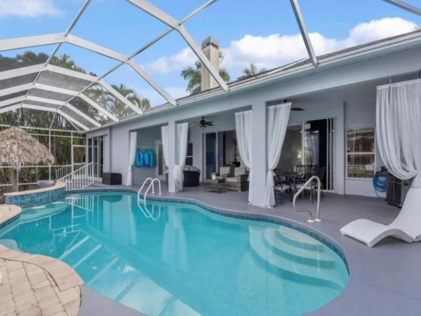 Cape Coral Vacation Home Five Bedroom