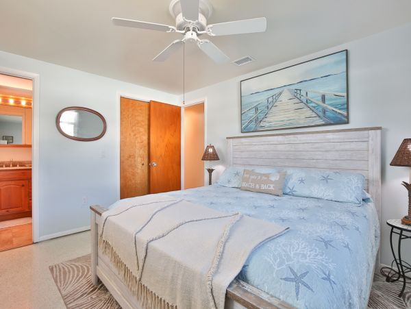 Charming 3 Bedroom Home with Private Pool & Spa