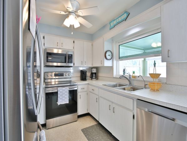 Charming 3 Bedroom Home with Private Pool & Spa