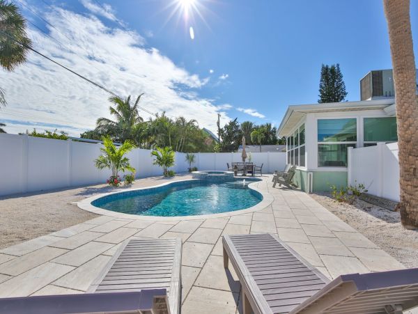 Charming 3 Bedroom Home with Private Pool & Spa