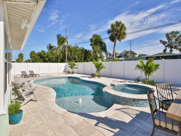 Charming 3 Bedroom Home with Private Pool & Spa