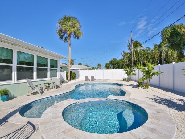 Charming 3 Bedroom Home with Private Pool & Spa