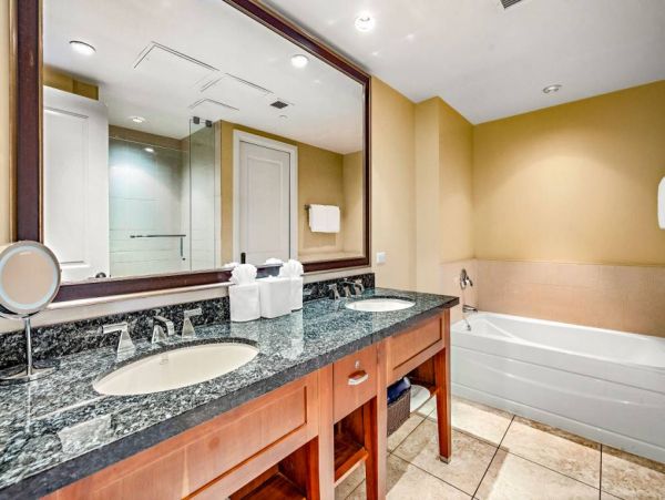Kaanapali Luxury Vacation Condo with Great Views Sleeps 6