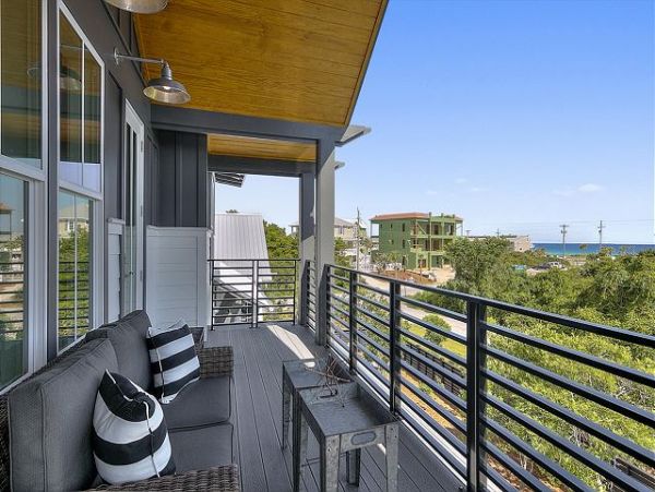 Santa Rosa Beach Luxurious Vacation Home Steps from Beach