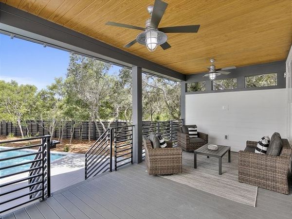 Santa Rosa Beach Luxurious Vacation Home Steps from Beach