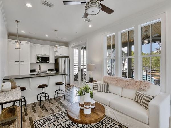 Santa Rosa Beach Luxurious Vacation Home Steps from Beach