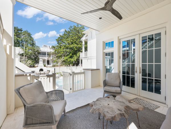 Santa Rosa Beach Vacation Home + Guest House Six Bedroom