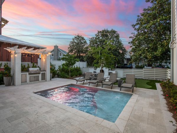 Santa Rosa Beach Vacation Home + Guest House Six Bedroom