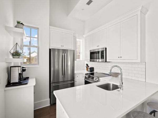 Santa Rosa Beach Vacation Home + Guest House Six Bedroom