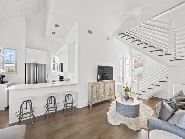Santa Rosa Beach Vacation Home + Guest House Six Bedroom