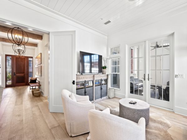 Santa Rosa Beach Vacation Home + Guest House Six Bedroom