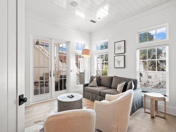 Santa Rosa Beach Vacation Home + Guest House Six Bedroom
