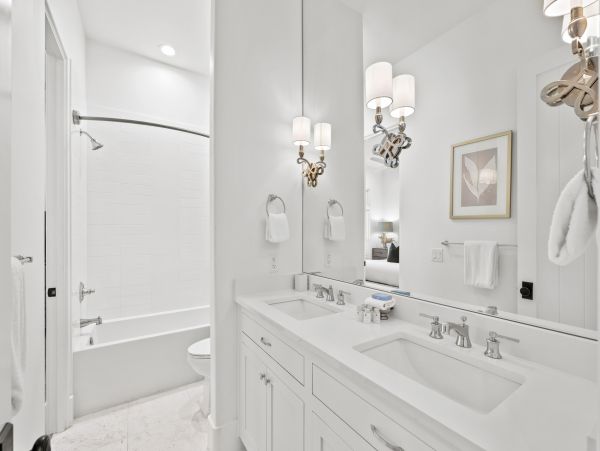 Santa Rosa Beach Vacation Home + Guest House Six Bedroom