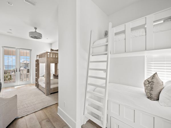 Santa Rosa Beach Vacation Home + Guest House Six Bedroom