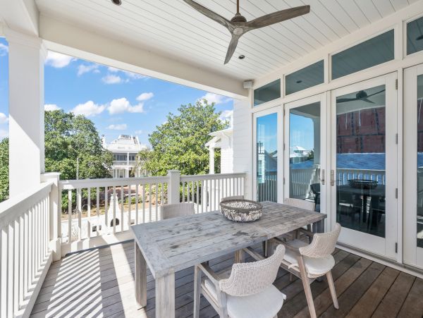 Santa Rosa Beach Vacation Home + Guest House Six Bedroom