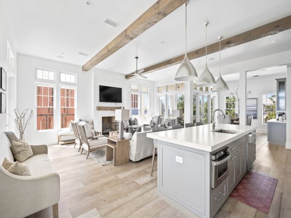 Santa Rosa Beach Vacation Home + Guest House Six Bedroom