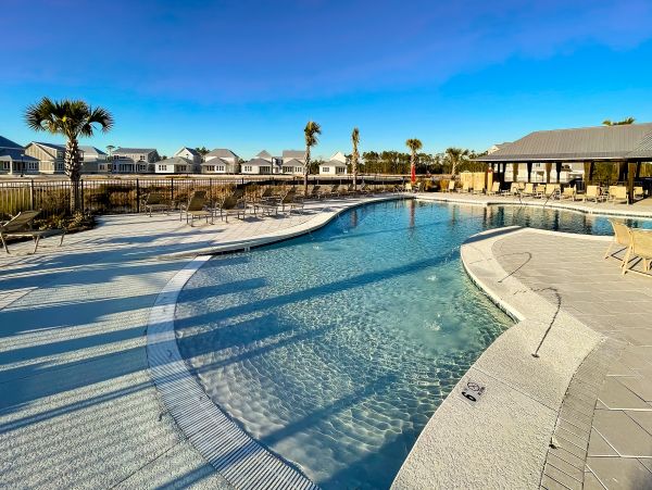 Luxury Four Bedroom Beach Home with Shared Pool Walk to Beach