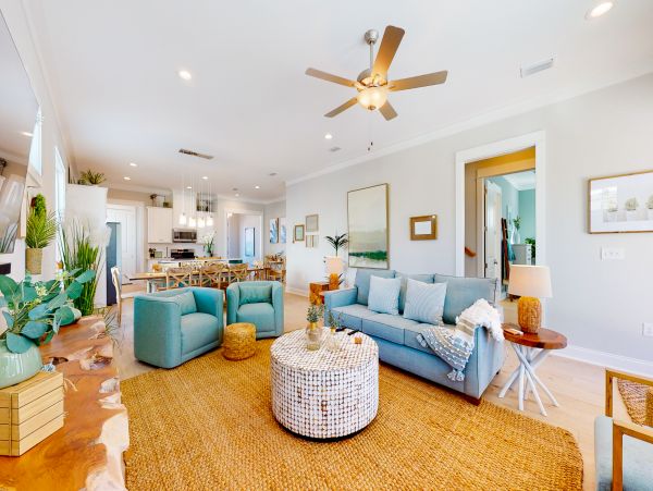 Luxury Four Bedroom Beach Home with Shared Pool Walk to Beach