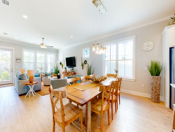 Luxury Four Bedroom Beach Home with Shared Pool Walk to Beach