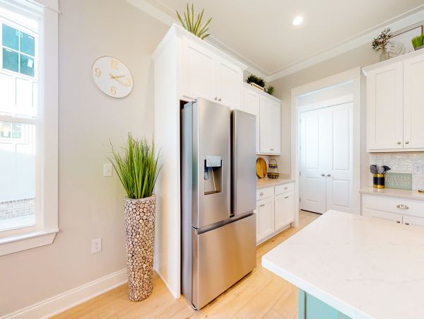 Luxury Four Bedroom Beach Home with Shared Pool Walk to Beach