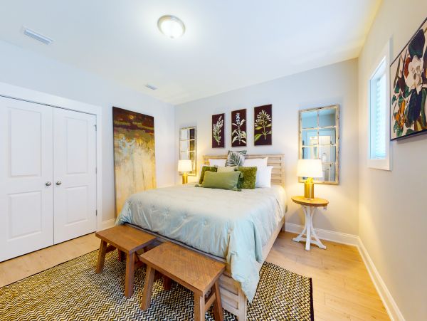 Luxury Four Bedroom Beach Home with Shared Pool Walk to Beach