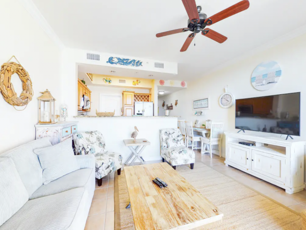 Gulf Shores Vacation Condo Pool & Hot Tub