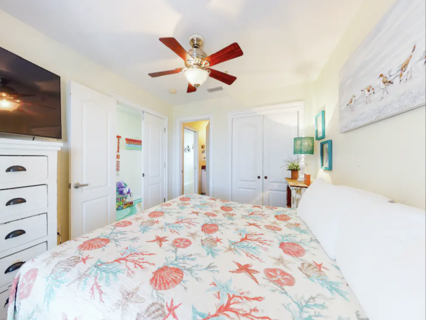 Gulf Shores Vacation Condo Pool & Hot Tub