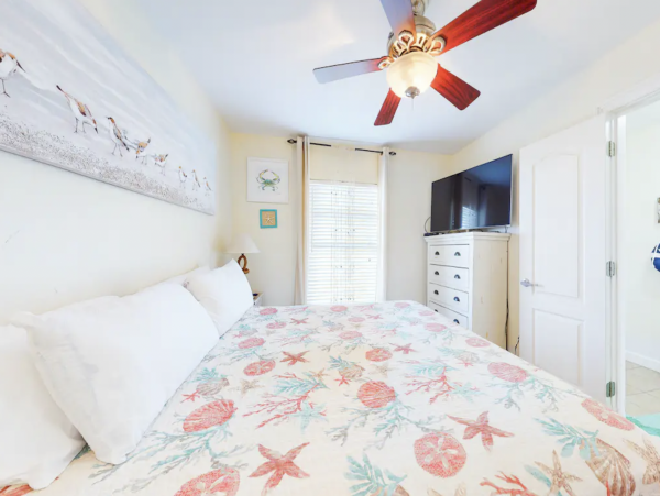 Gulf Shores Vacation Condo Pool & Hot Tub