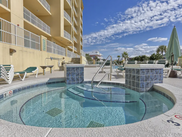 Gulf Shores Vacation Condo Pool & Hot Tub