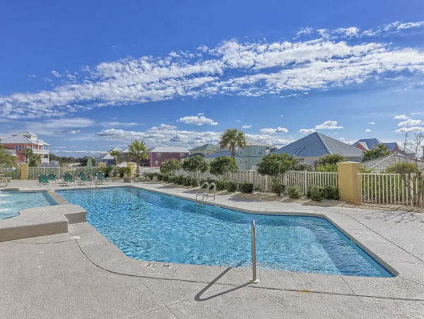 Gulf Shores Vacation Condo Pool & Hot Tub