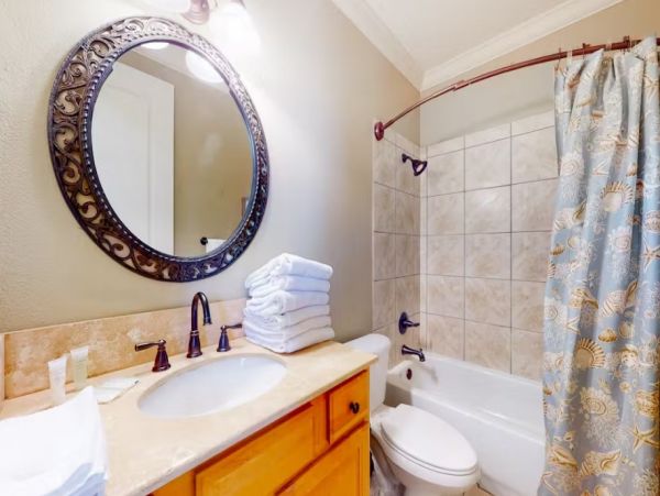 Gulf Shores Walk to Beach Four Bedroom Vacation Rental