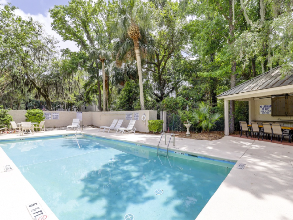 Three bedroom- two bathroom , 5 min walk to the beach