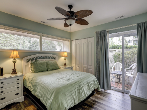 Three bedroom- two bathroom , 5 min walk to the beach