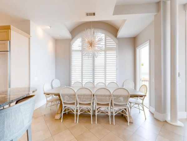 Hilton Head Oceanfront Vacation Rental - Luxury 6-Bedroom Beach House with Pool & Decks