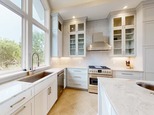 Hilton Head Oceanfront Vacation Rental - Luxury 6-Bedroom Beach House with Pool & Decks