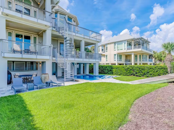 Hilton Head Oceanfront Vacation Rental - Luxury 6-Bedroom Beach House with Pool & Decks