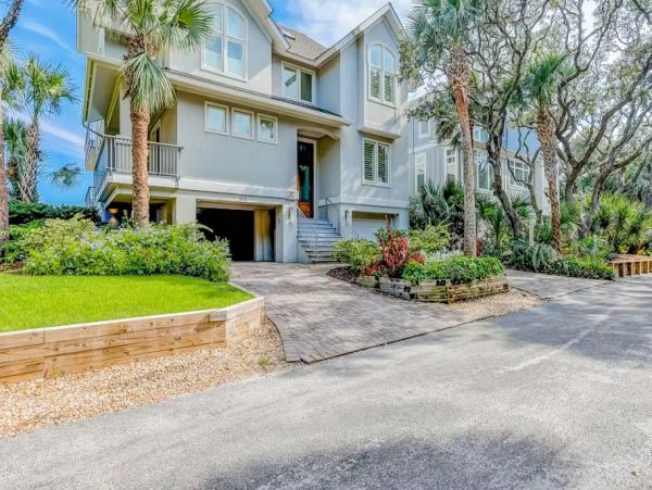 Hilton Head Oceanfront Vacation Rental - Luxury 6-Bedroom Beach House with Pool & Decks