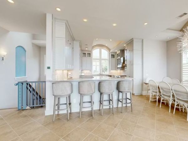 Hilton Head Oceanfront Vacation Rental - Luxury 6-Bedroom Beach House with Pool & Decks