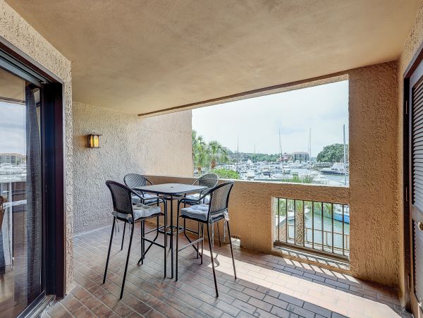 Coastal Condo in Hilton Head Harbour Retreat