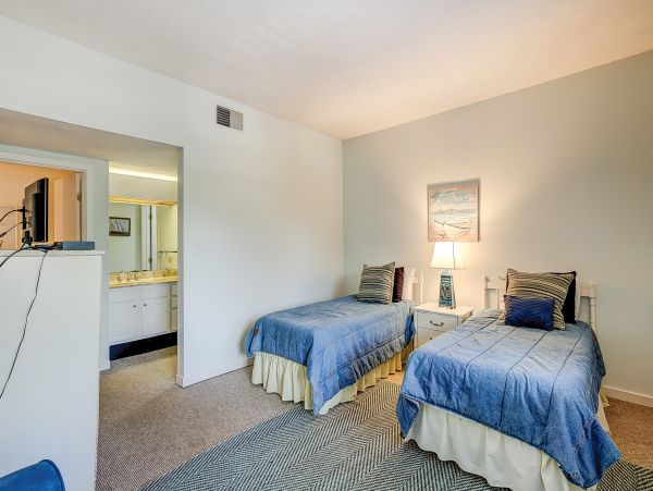 Coastal Condo in Hilton Head Harbour Retreat