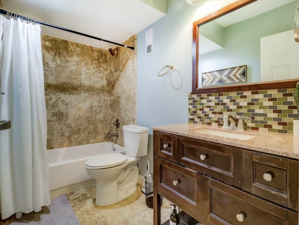 Hilton Head Charmer Three Bedrooms Sleeps Eight