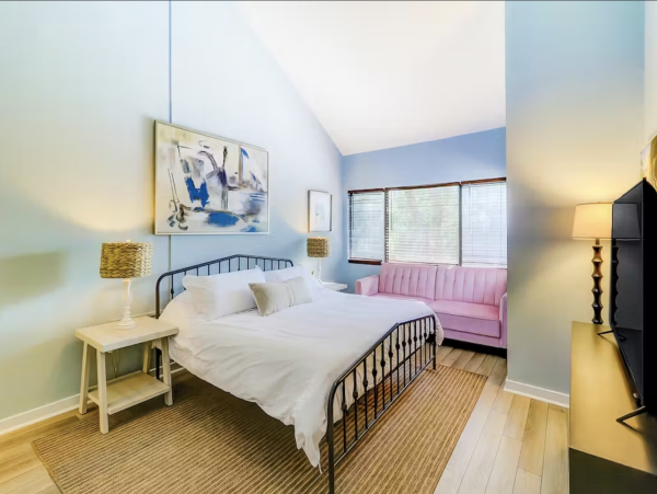 Hilton Head Charmer Three Bedrooms Sleeps Eight
