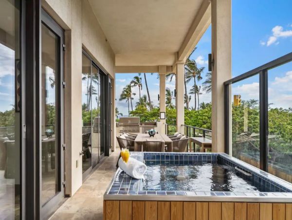 Luxurious Vacation Condo in Maui with Private Hot Tub