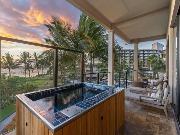 Luxurious Vacation Condo in Maui with Private Hot Tub