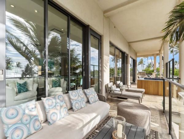 Luxurious Vacation Condo in Maui with Private Hot Tub