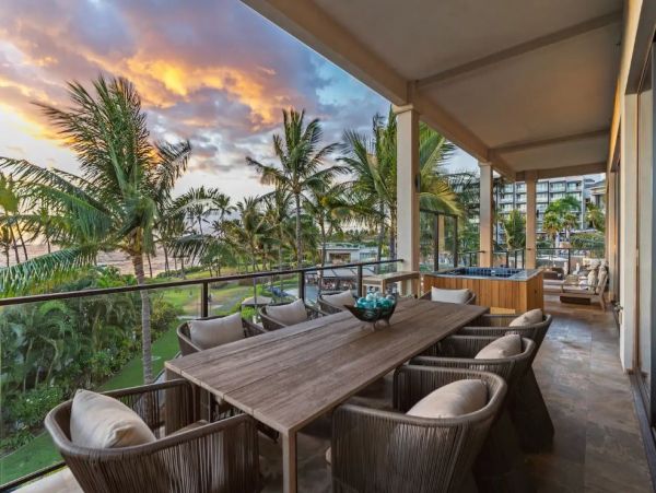Luxurious Vacation Condo in Maui with Private Hot Tub