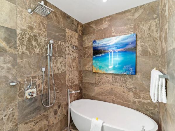 Luxurious Vacation Condo in Maui with Private Hot Tub