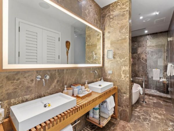 Luxurious Vacation Condo in Maui with Private Hot Tub