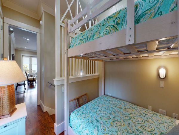 Miramar Vacation Home Four Bedroom Walk to Beach